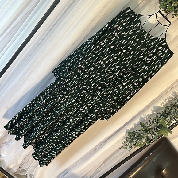 Green Feather Pattern Faux Wrap Dress - Picture 6 of 6
